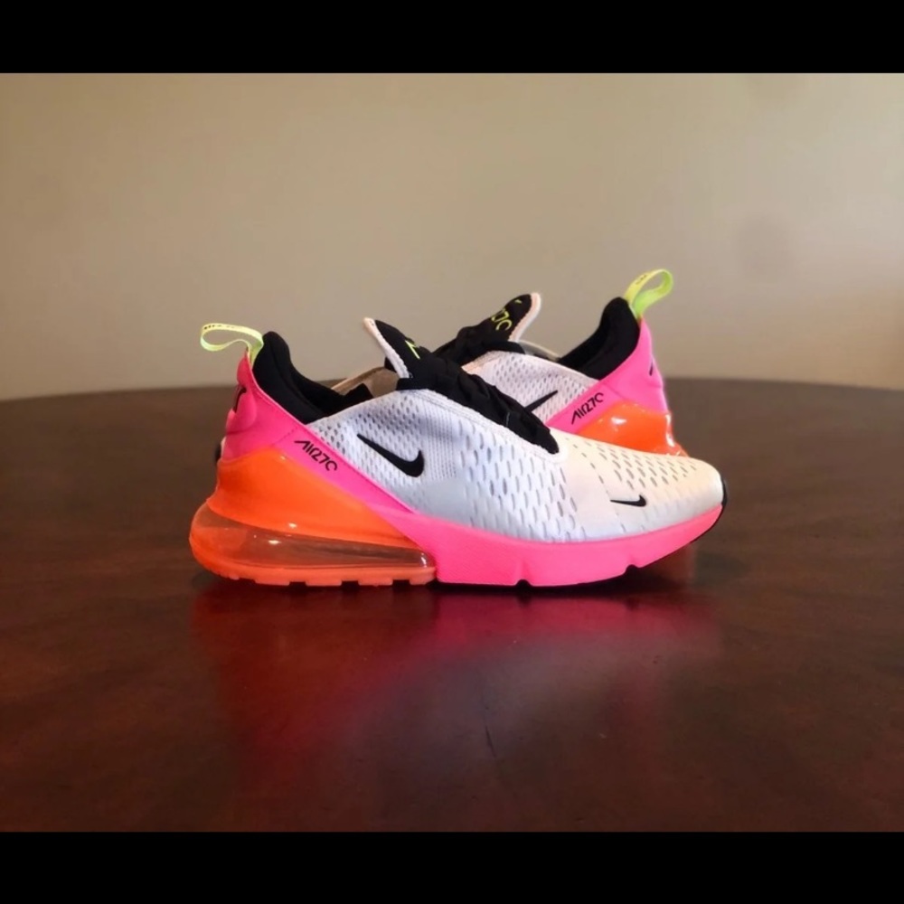 ***ISO*** Womens Nike Air Max 270 in white sunset pulse size 9
